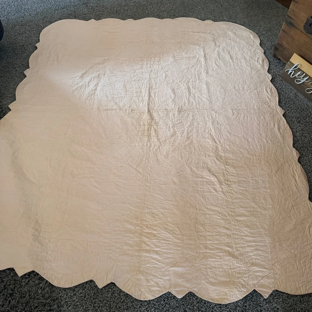 Vintage Handmade Double Wedding Ring Quilt Pink Scalloped Edge 84x70 Cotton
